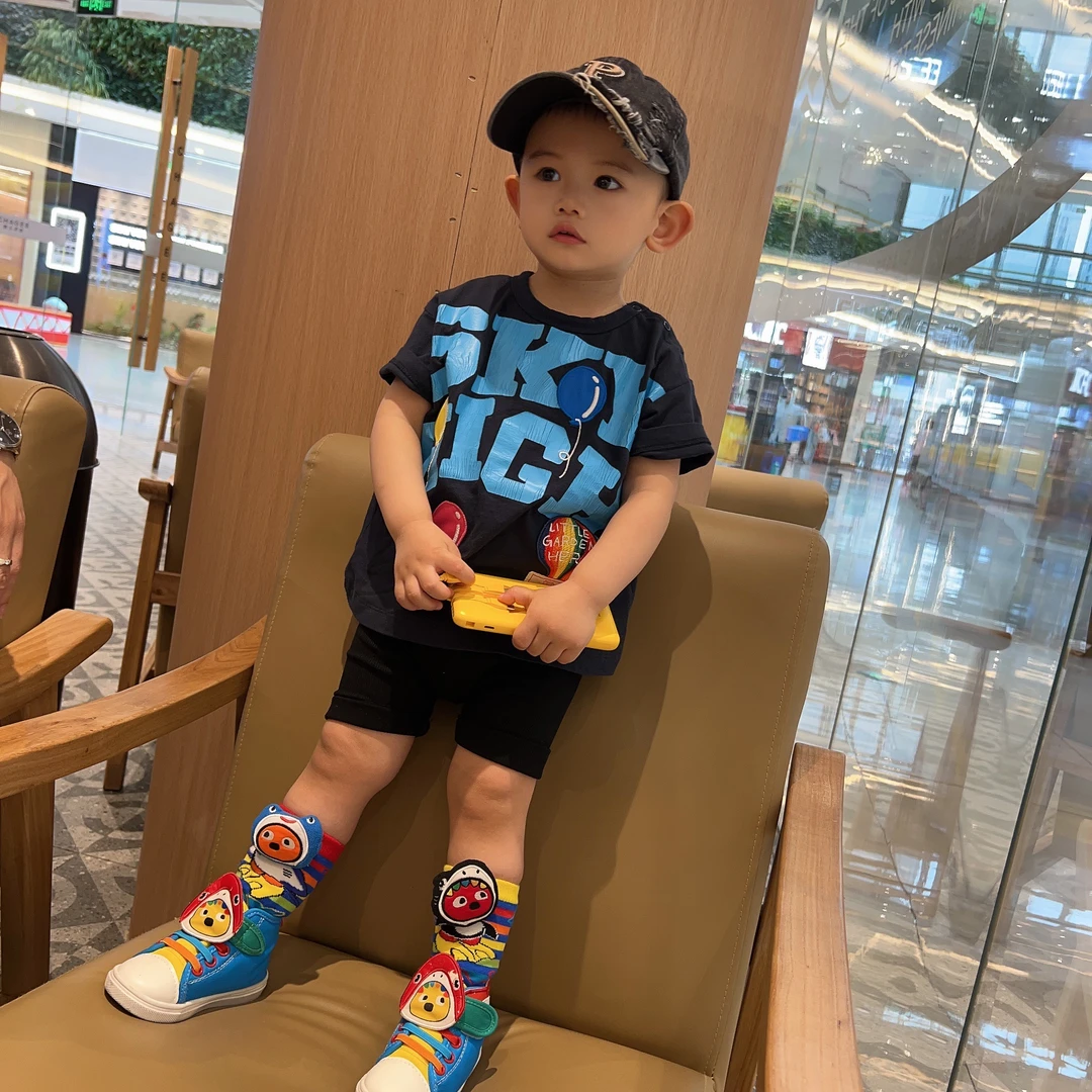 六六高品质童装 男女童日系DD刺绣气球字母贴布圆领短袖T恤