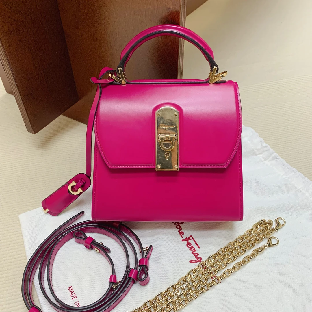 95新 FERRAGAMO/菲拉格慕 【98新】Ferragamo 新款在售邮差-0433
