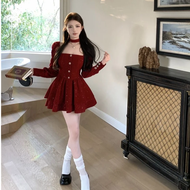 圣诞红色新款挂脖连衣裙秋冬丝绒公主生日裙新年穿搭情侣约会裙子