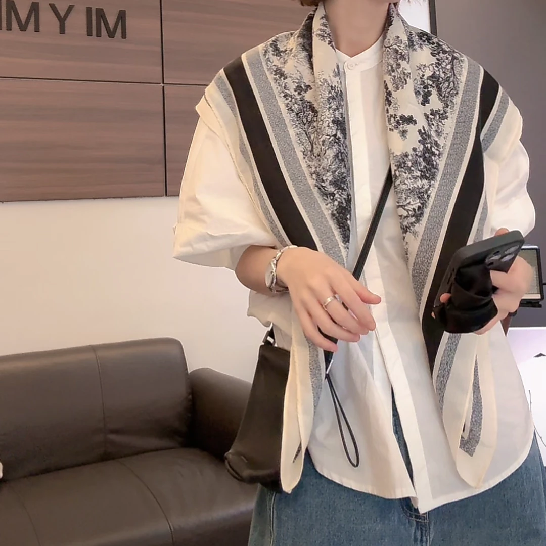 MI YOU MI 2024秋款9.26时尚百搭印花方丝巾 2406B1172