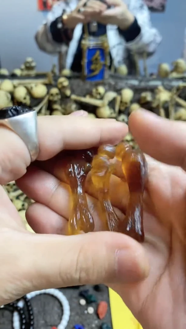 【闪购商品】琥珀颈饰未镶嵌32掣鲸全中多样性发货发其一