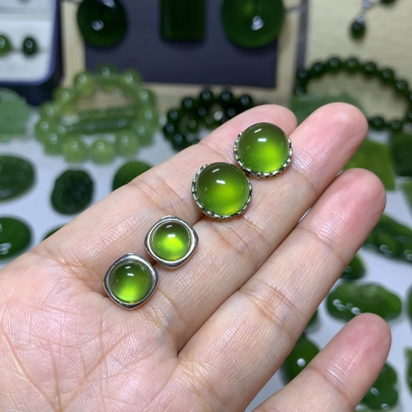 【闪购商品】蛇纹石玉耳钉银S925镶嵌火****)