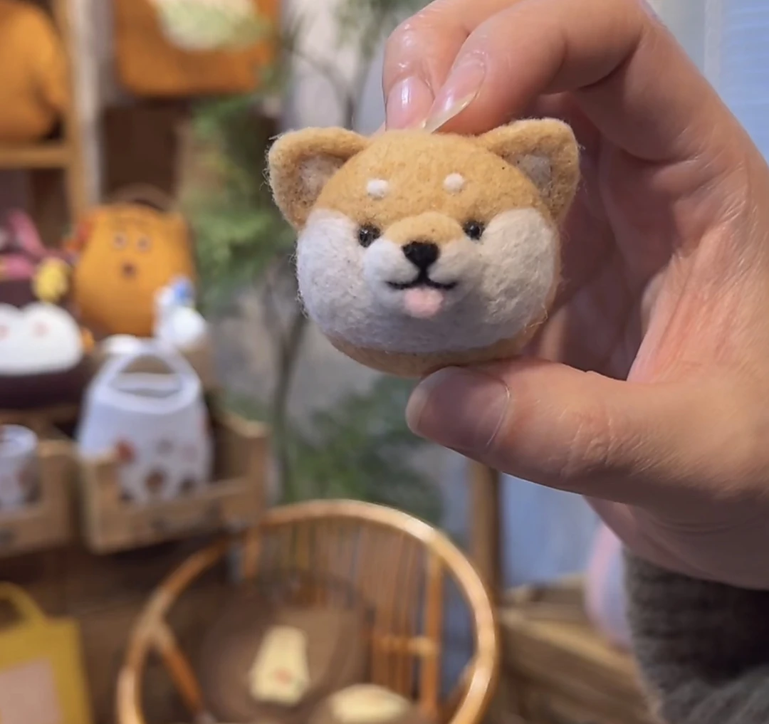 毛毡狗头挂件摆件