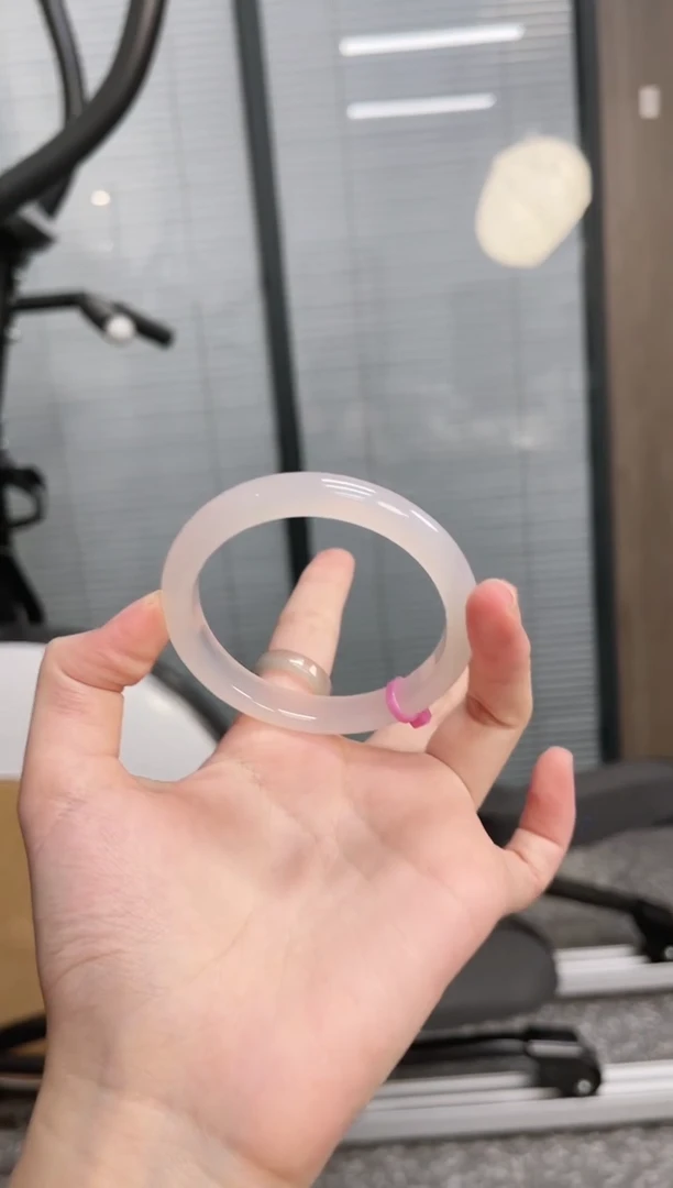 【闪购商品】玛瑙/玉髓手镯未镶嵌55-56圈有纹