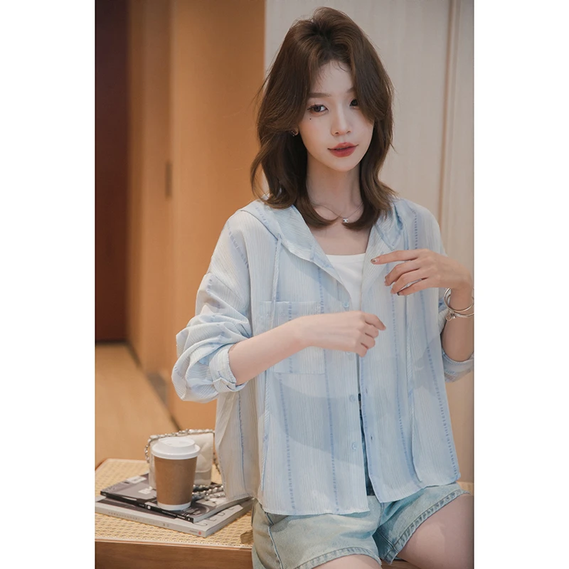 【季末折扣】小谷粒蓝色条纹连帽短外套落肩袖抽绳透气上衣