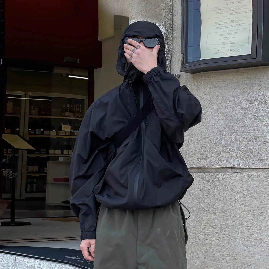 黑色连帽夹克外套男爆款2024新款秋季潮流痞帅高级感男士冲锋衣
