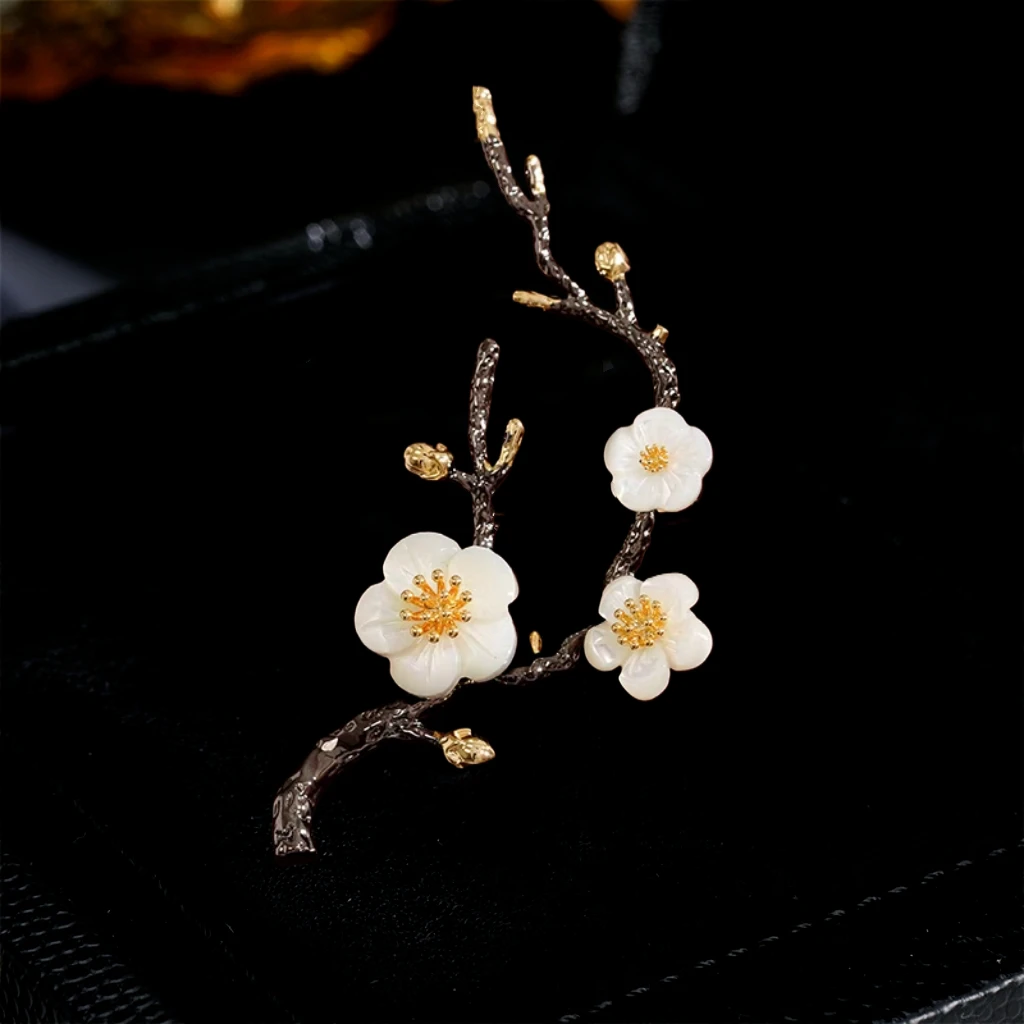 铜贝壳胸针 天然贝壳梅花胸针胸花女国风新中式轻奢高级精致配饰