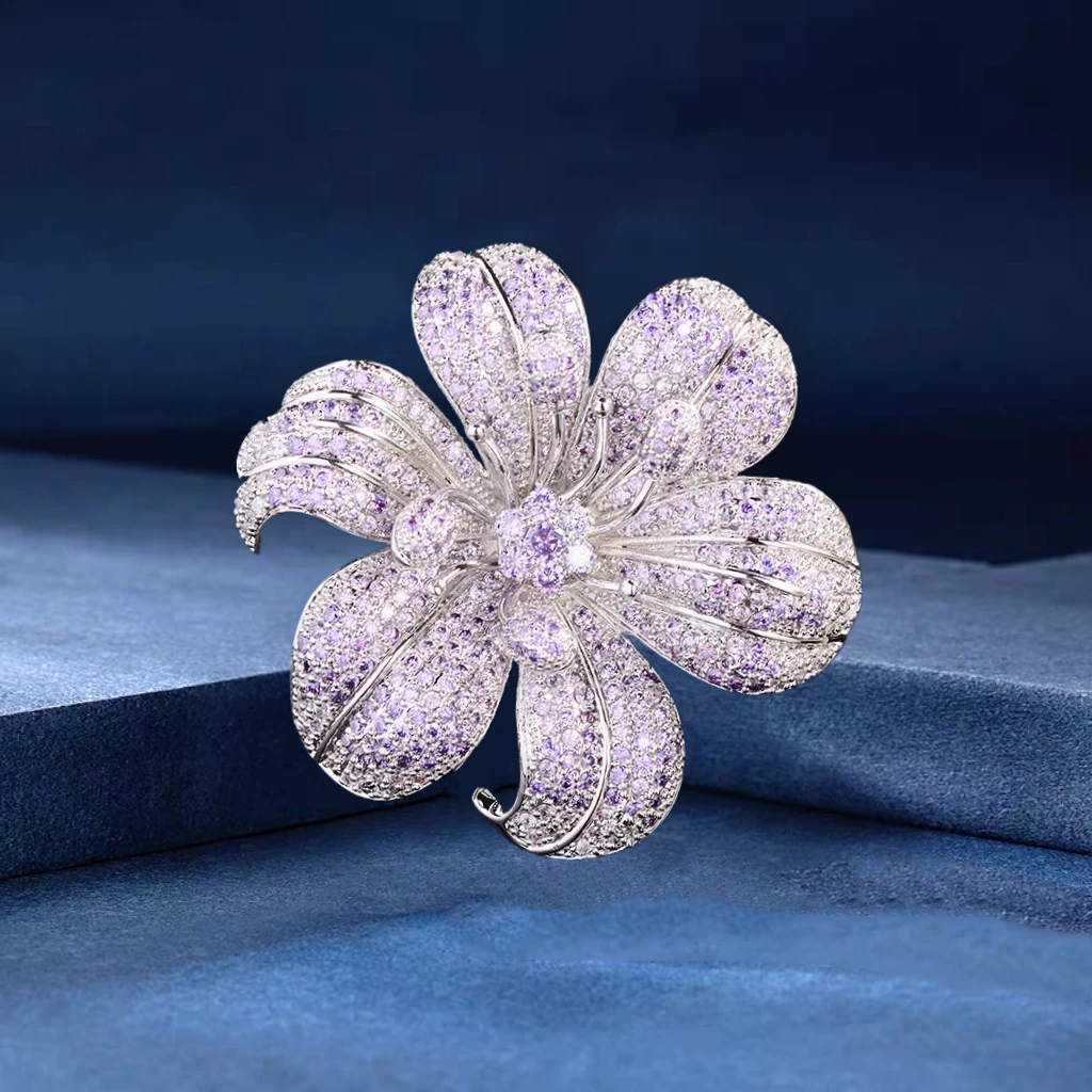 铜合成锆石胸针 法国优雅淡紫百合花胸针高级感胸花西装毛衣配饰