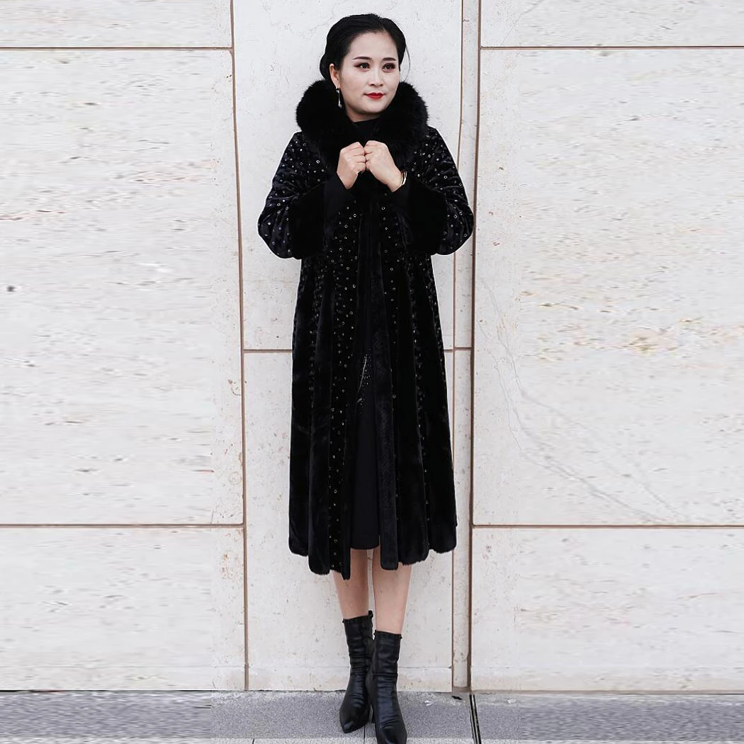 24中老年冬季时尚气质中长帽子款加绒皮毛一体风衣外套妈妈装8257