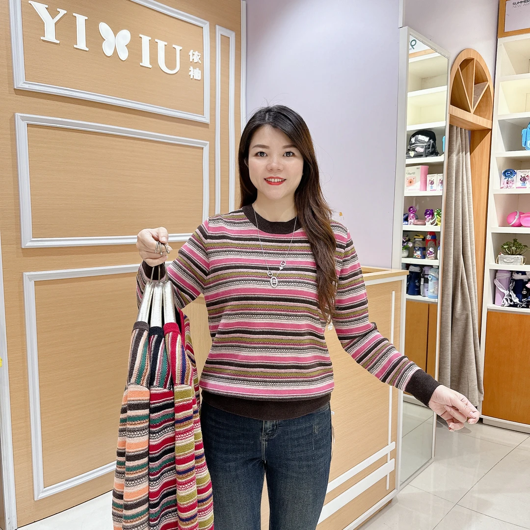 百搭时尚毛衣6-7711冬季保暖时尚条纹拼色不起球百搭毛衣