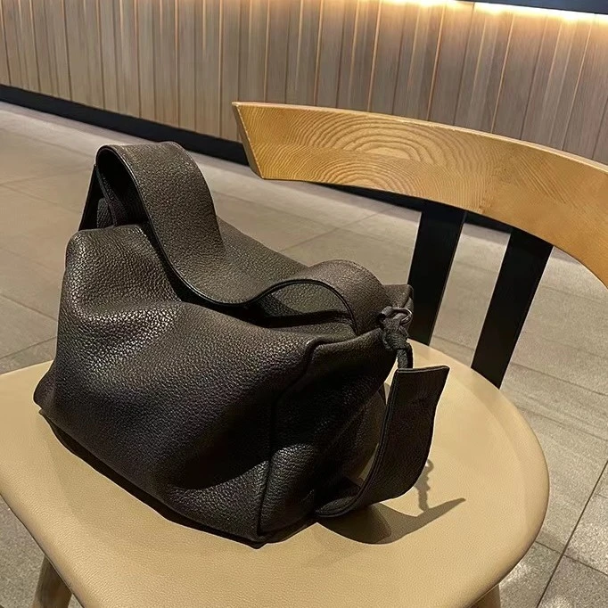 LESSCHIC【麂皮灰色手提枕头包】单肩包