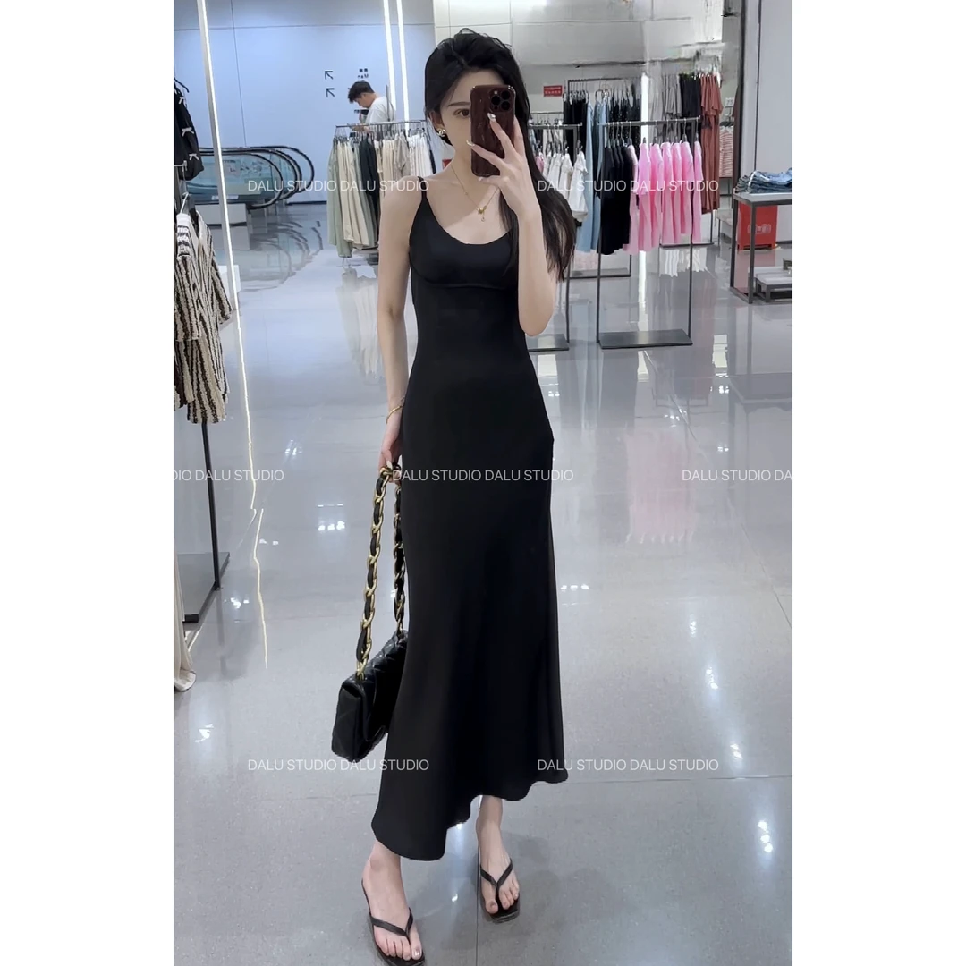 （小蠻腰） 輕奢女裝春夏吊帶氣質休閑黑色連衣裙4CLJJ2998