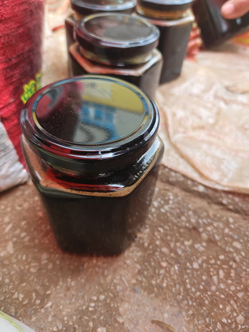 【云南黑蜂蜜】云南土特产美味百花蜜自然结晶冬蜜纯黑蜂蜜1斤装