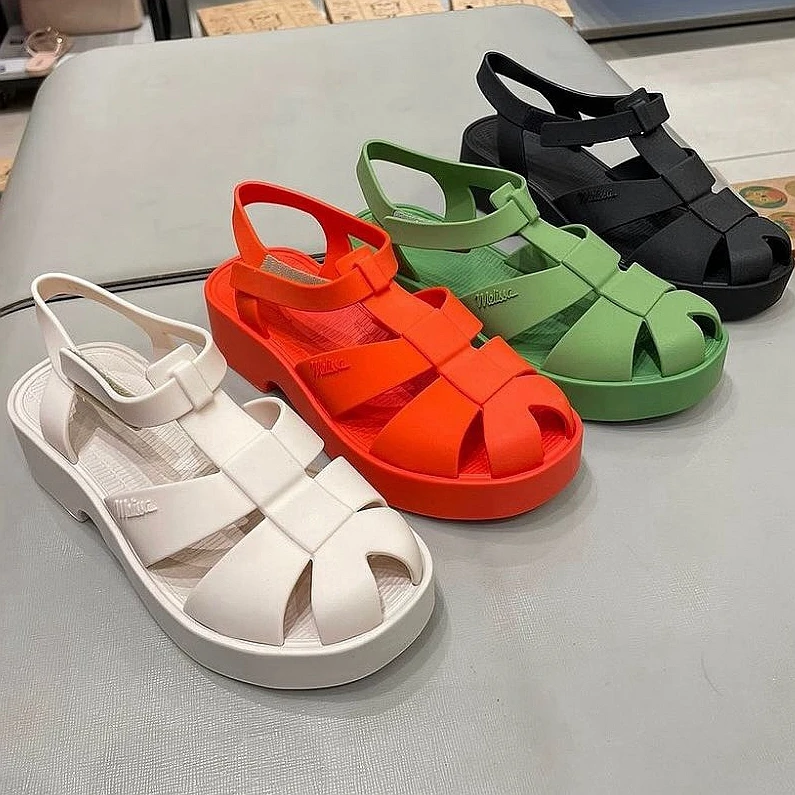 2024正品专柜巴西果冻香鞋中跟粘扣镂空洞洞女士休闲时尚厚底