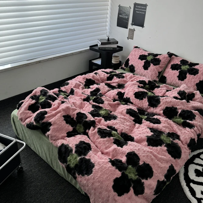 玫瑰撞色兔兔毛绒四件套冬季加大床单被套牛奶绒加厚卧室用柔软双