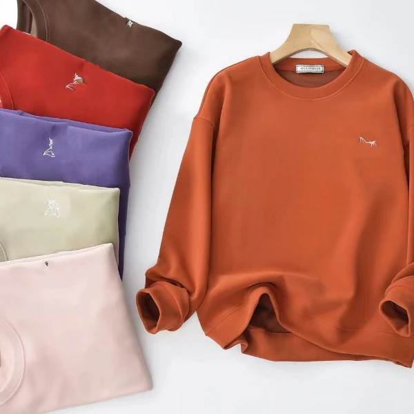 979两个猫刺绣 秋冬款 防风慕斯绒宽松显瘦卫衣