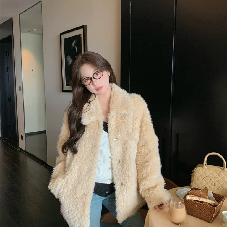 秋冬季毛绒绒宽松厚外套女高级感年轻毛毛仿皮上衣