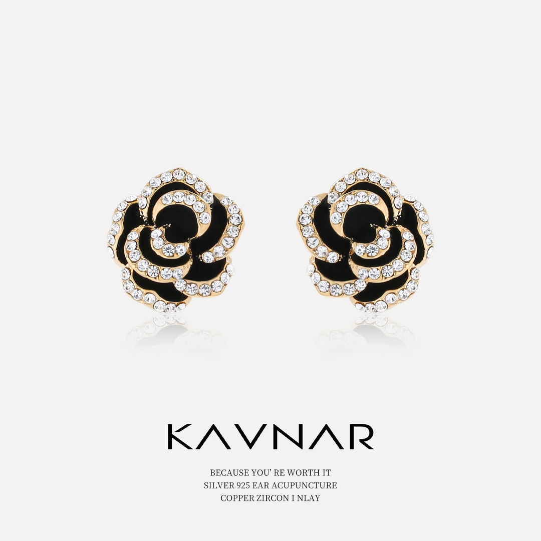 铜合金合成锆石耳饰 S925银针精致高级感小香风黑色山茶花耳夹