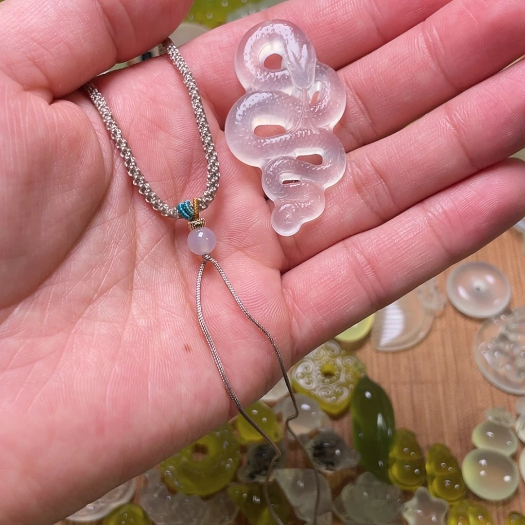 【闪购商品】蛇纹石玉吊坠未镶嵌小**?