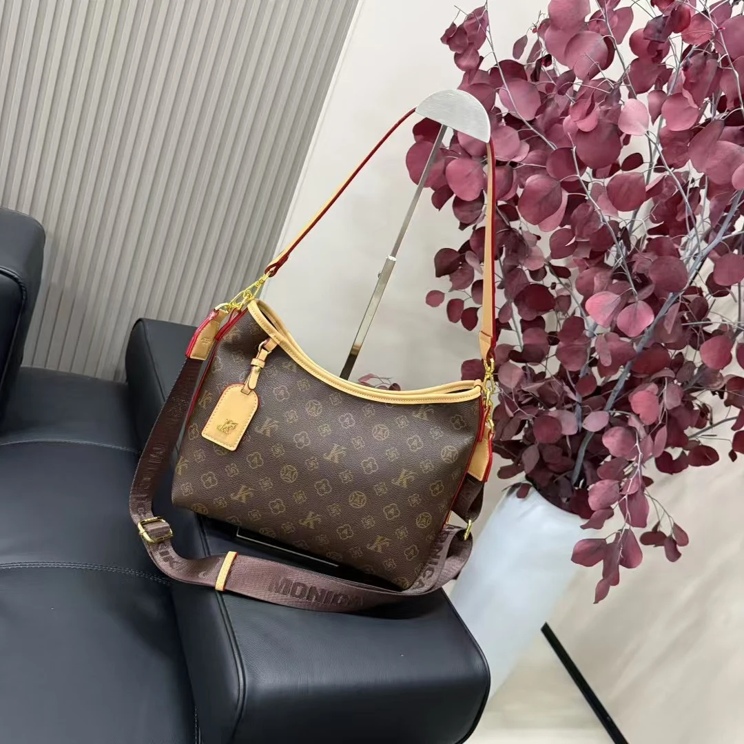 网红潮流新款轻奢经典复古印花百搭托特流浪单肩斜跨包女士