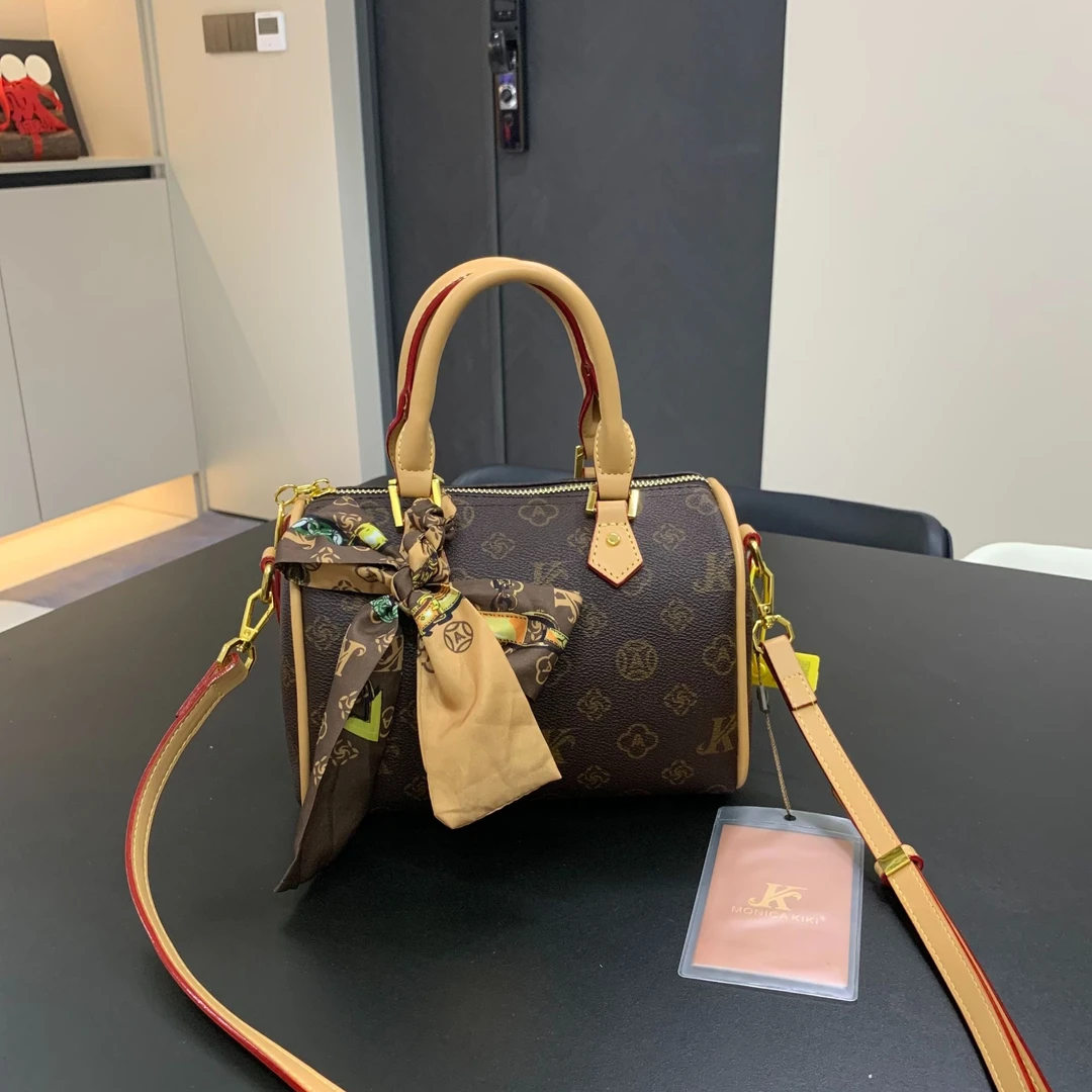 MOMICA KIKI/莫妮卡奇奇 轻奢百搭女士肩包经典波士顿单肩枕头包