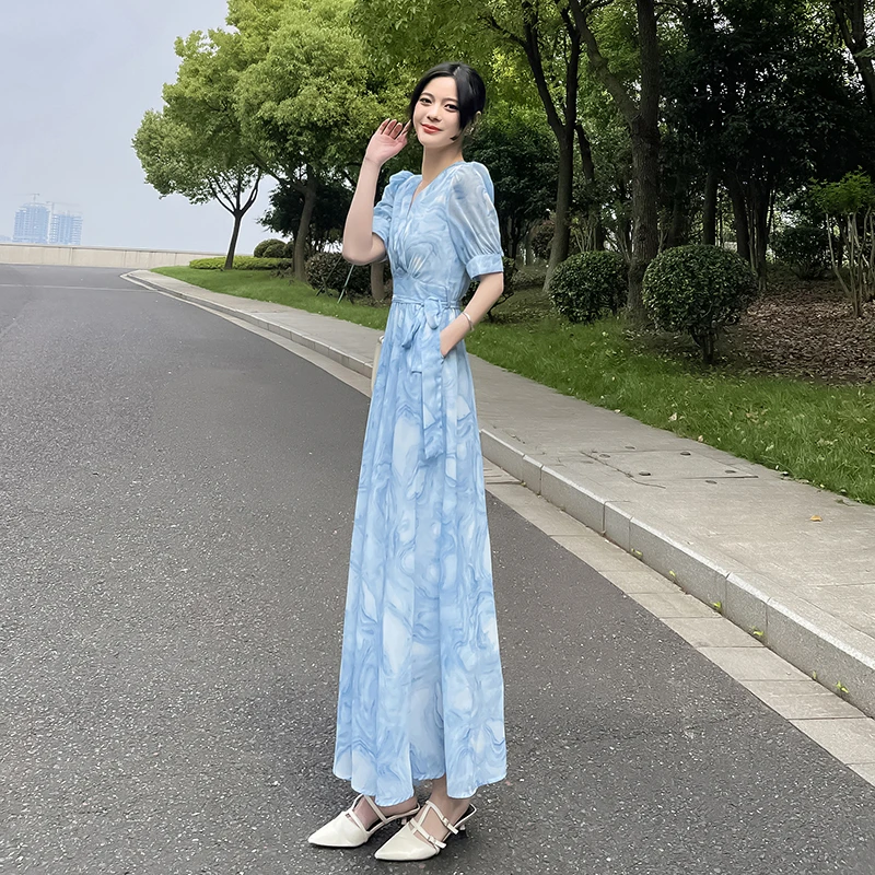 甜美森系碎花茶歇裙收腰显瘦气质长裙女夏季新款温柔风法式连衣裙
