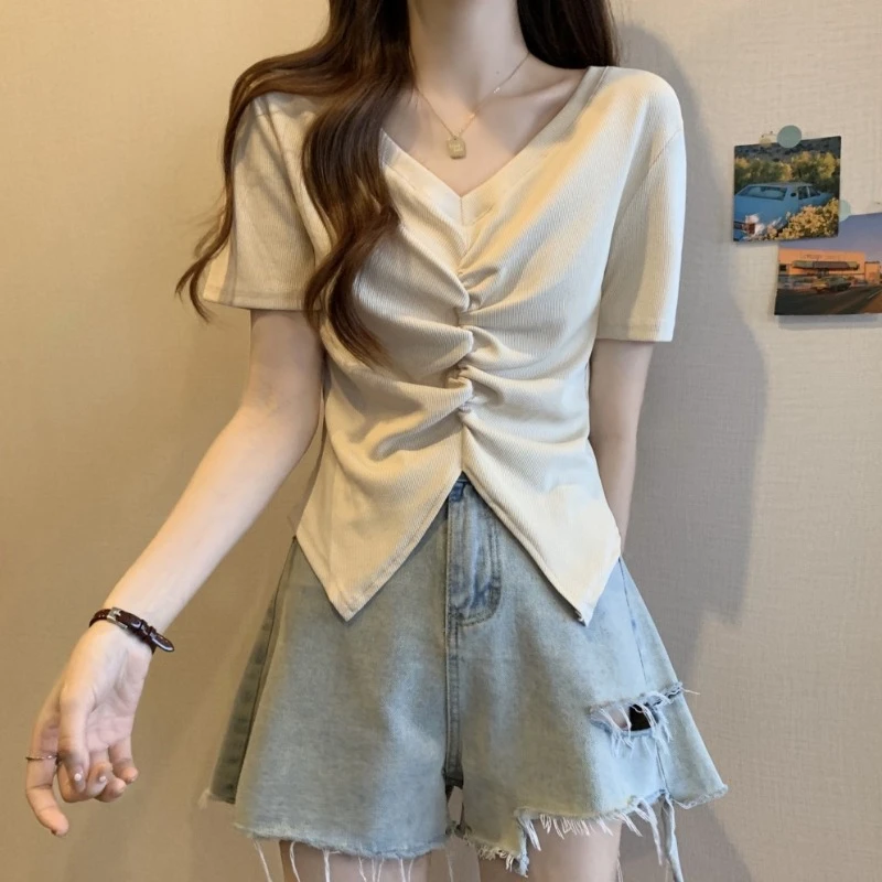 大码不规则正肩V领短袖T恤女夏胖MM修身显瘦小众别致褶皱短款上衣
