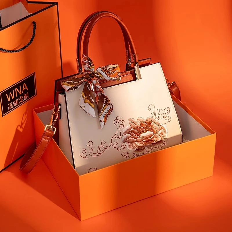 25年新品包包女款苏绣中年女士刺绣手提包单肩长辈妈妈生日礼物