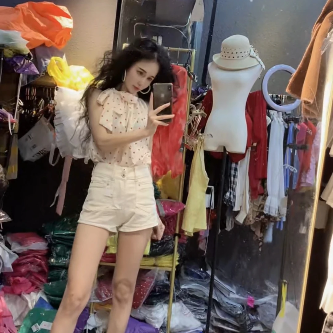 甜美无袖挂脖上衣波点小衫