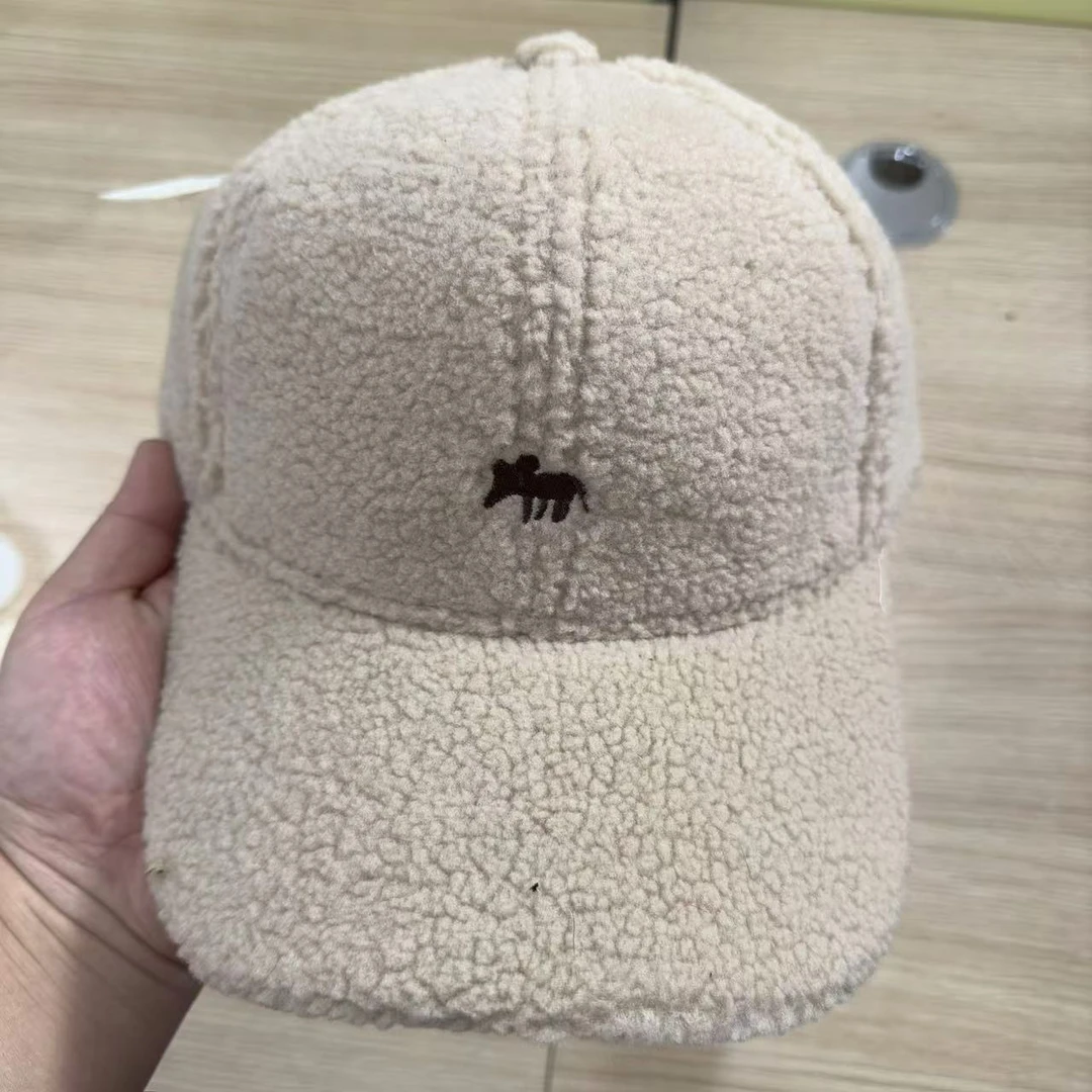 2025年秋冬季款仿羊羔毛绒小狐狸棒球帽子女百搭保暖防寒鸭舌帽