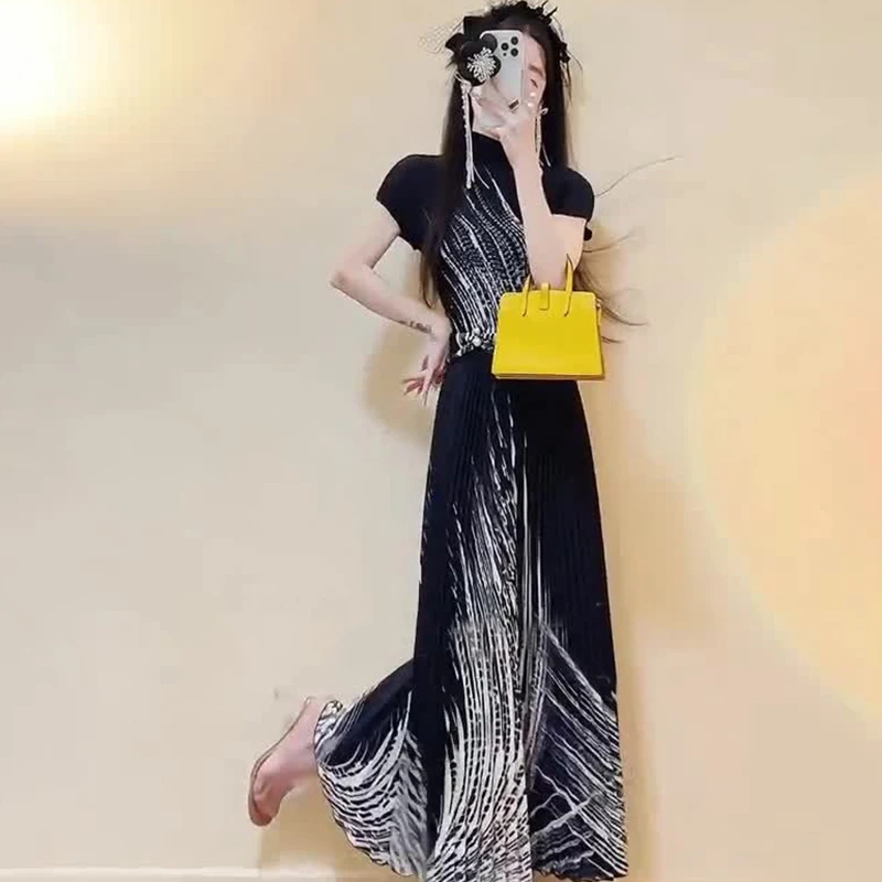 三宅夏季2024年韩版小香风两件穿搭女修身百搭印花上衣百褶半裙