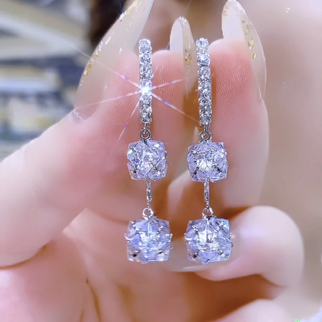 铜合金合成锆石耳饰 气质轻奢精致流苏耳扣长款耳环洋气时尚满钻