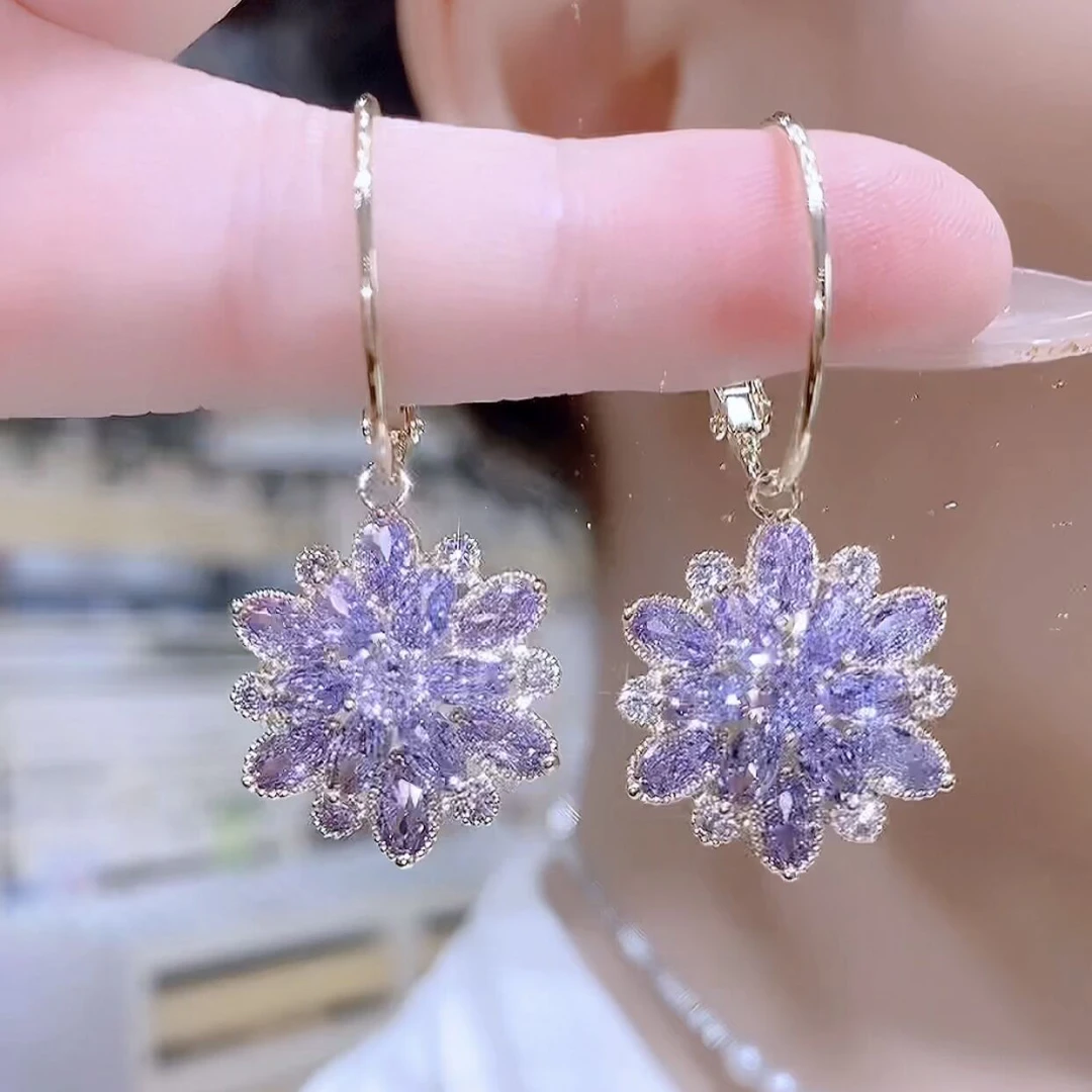 铜合金合成锆石耳饰 小众轻奢圈圈气质设计黑色花朵耳环Q712