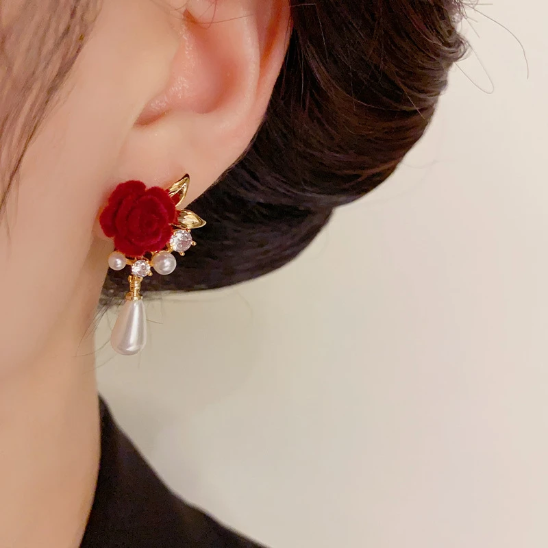 铜合金耳饰 M01-338浪漫复古气质红色植绒花朵耳坠优雅法式耳环