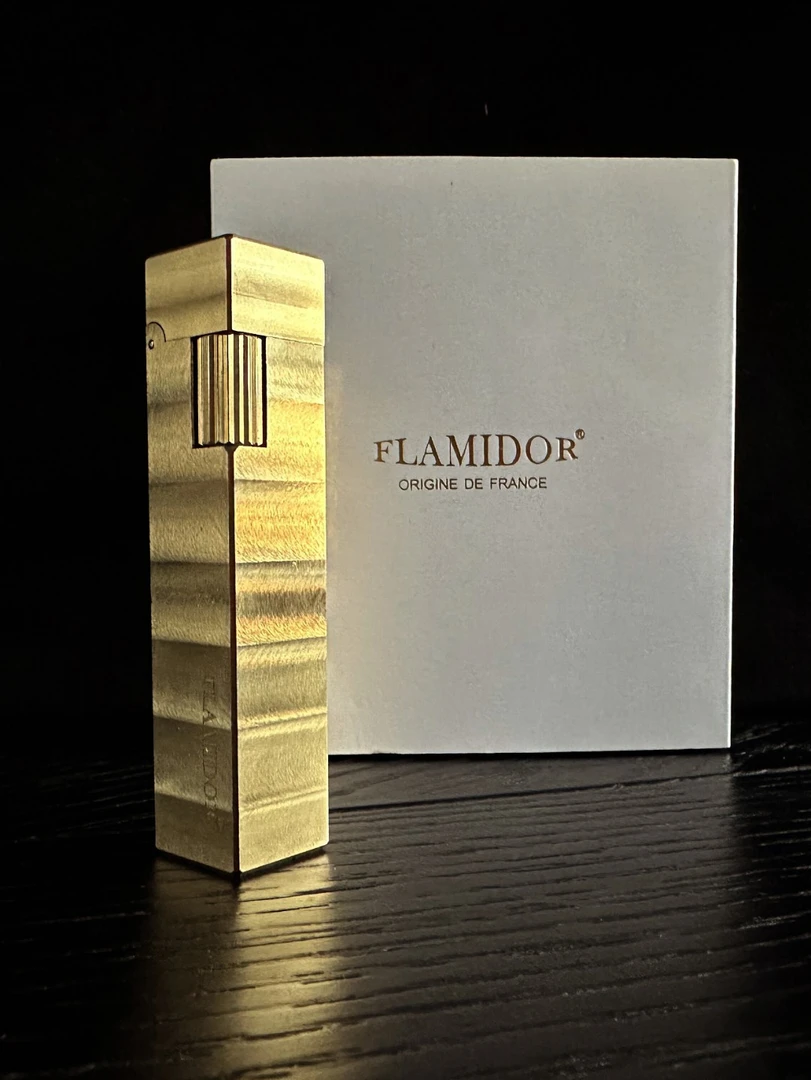 法国品牌FLAMIDOR 黄铜方机  煤油打火机   3D雕刻