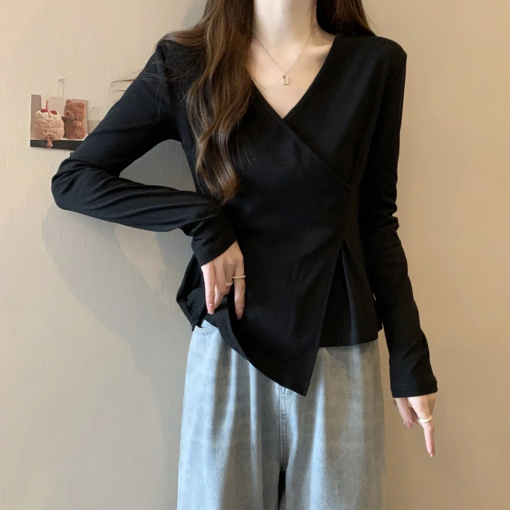 加大码不规则设计感收腰t恤女长袖春秋新款v领打底衫小众别致上衣