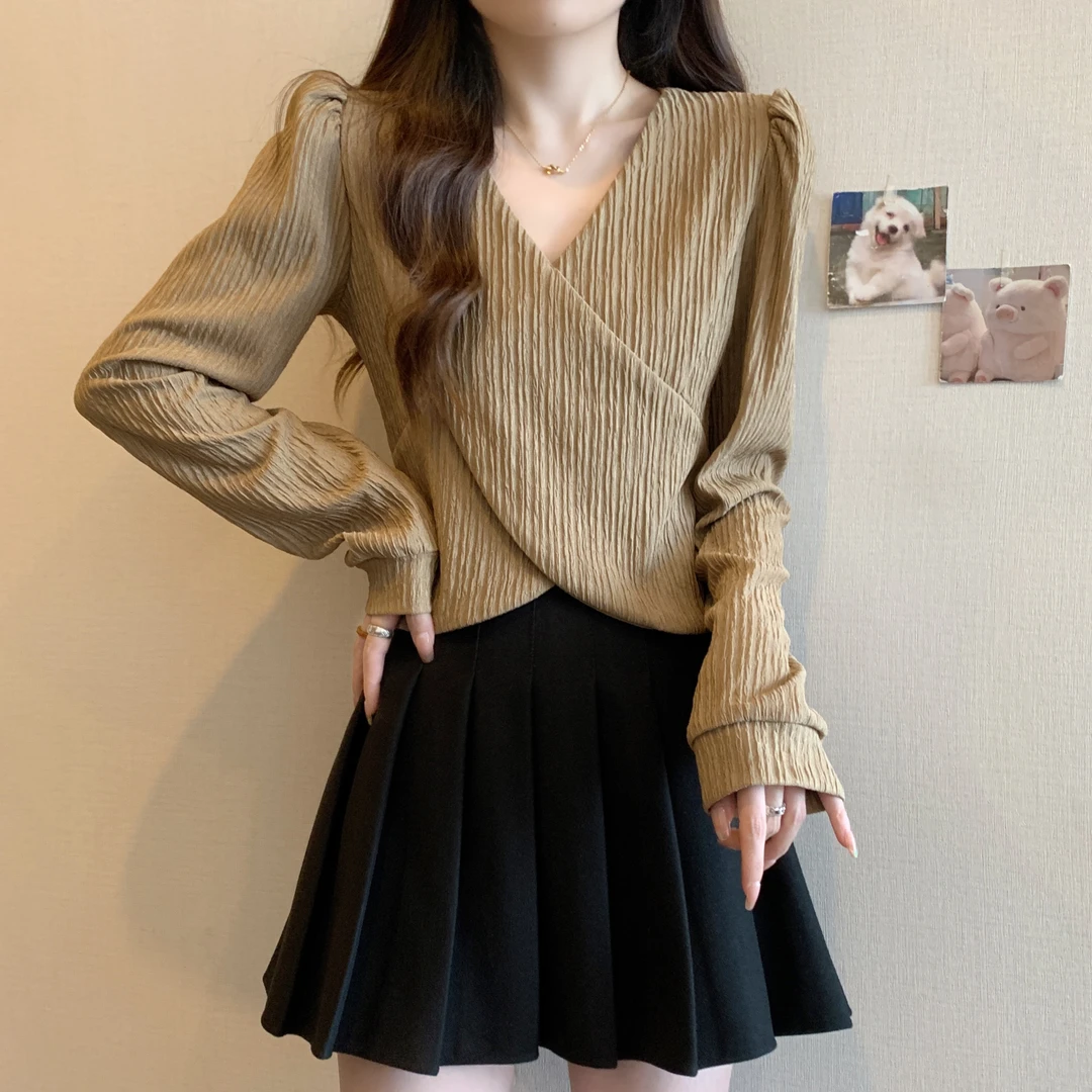 大码春季胖MM设计感交叉V领打底衫不规则洋气辣妹下摆长袖T恤上衣