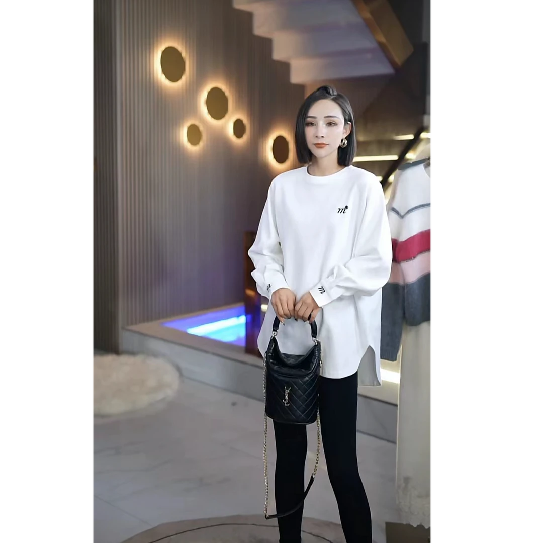 冬季时尚百搭圆弧摆圆领刺绣字母加绒长袖打底针织T恤W99895136