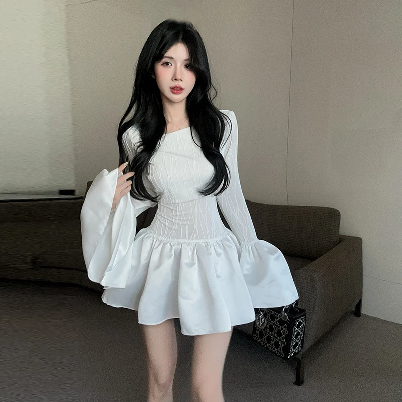 温柔名媛风气质荷叶边蓬蓬连衣裙白色坑条微透紧身收腰长袖短裙女