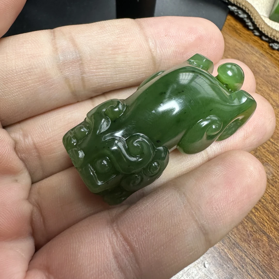 集色堂新疆和田玉碧玉苏工商虎32g