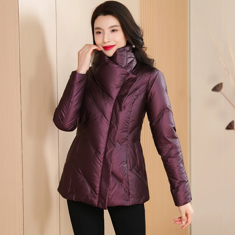 轻薄羽绒服女短款2025冬季新款修身显瘦气质亮面白鸭绒90羽绒外套