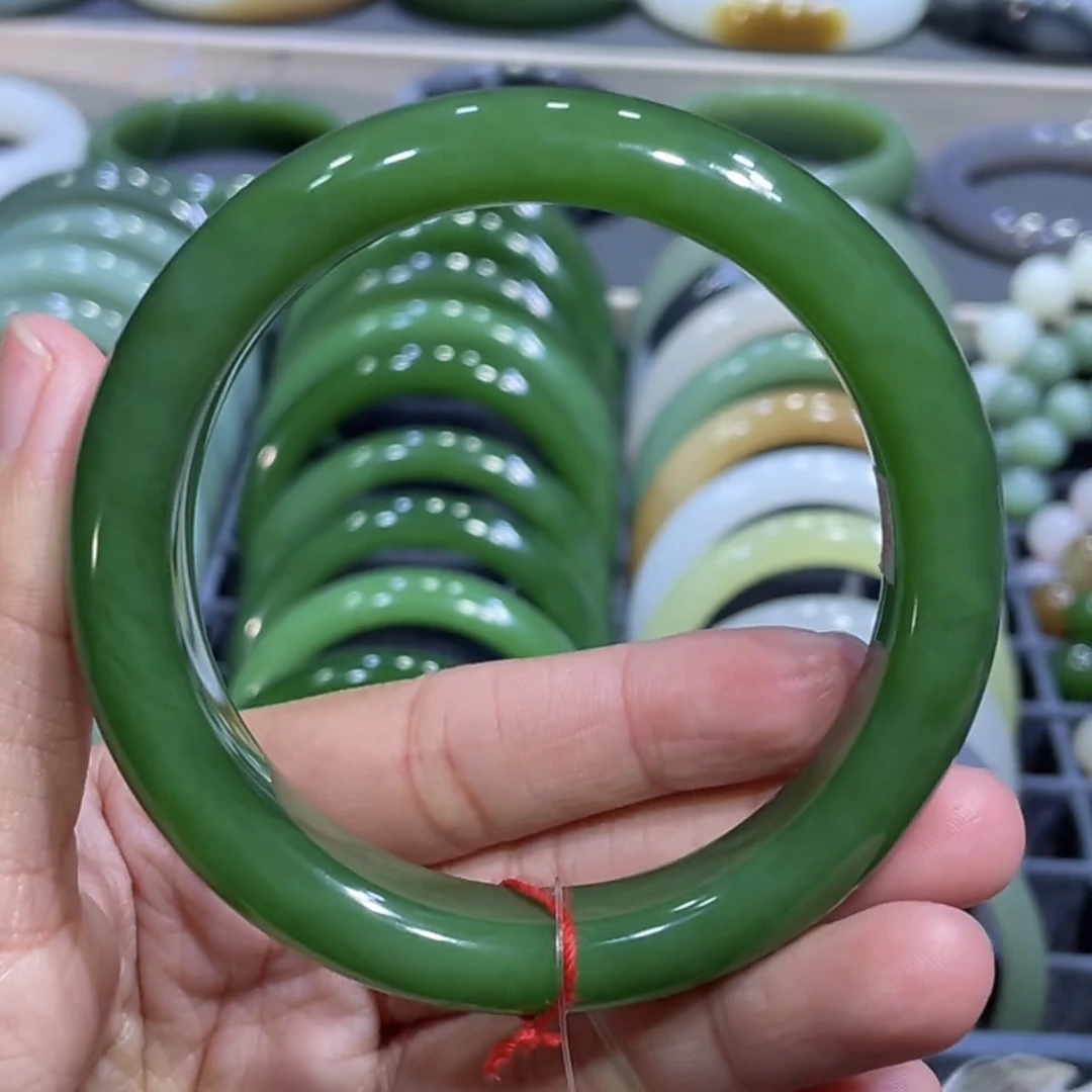 和田玉俄料碧玉阳绿手镯57-58圈口