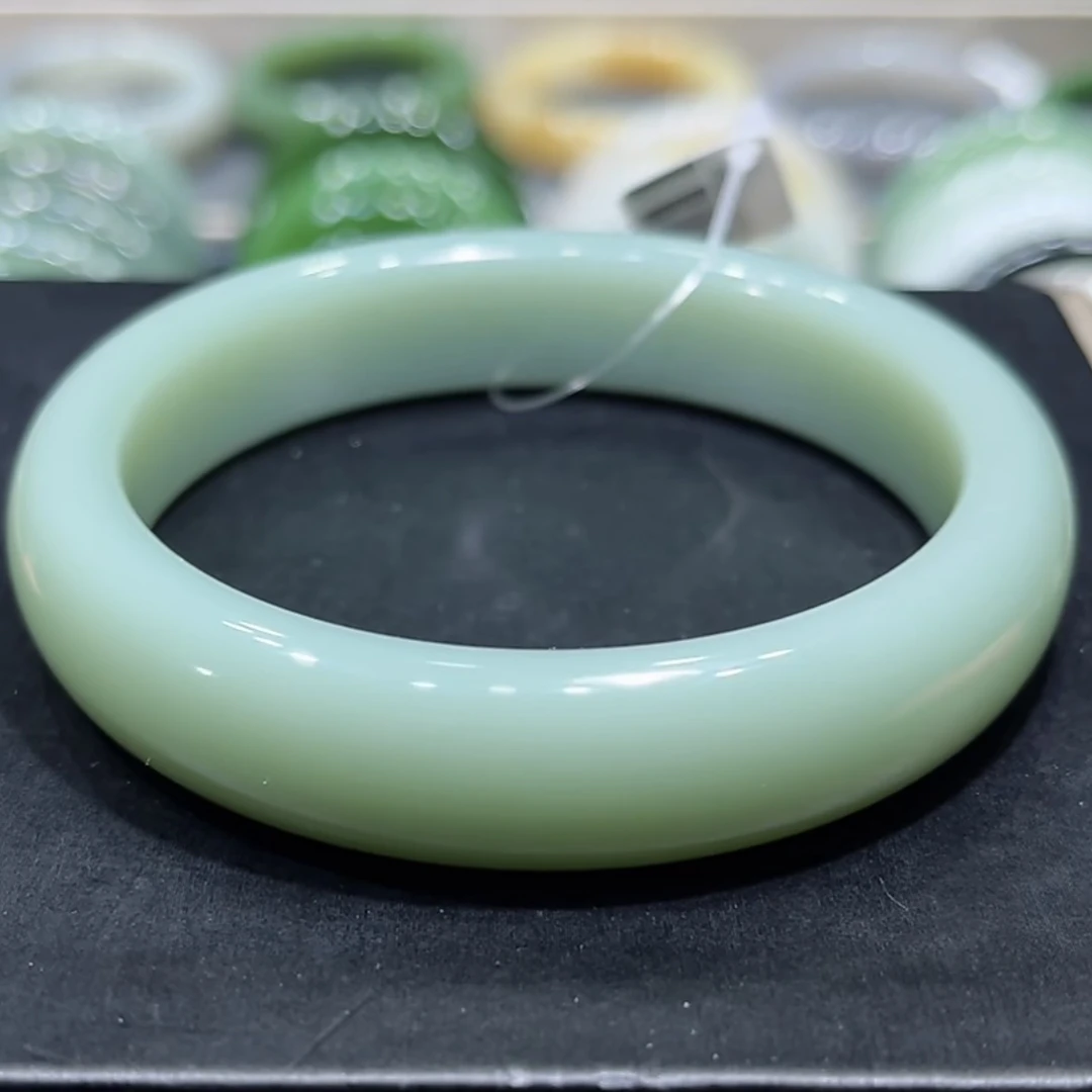 和田玉碧玉俄料鸭蛋青粉青手镯60-61圈口
