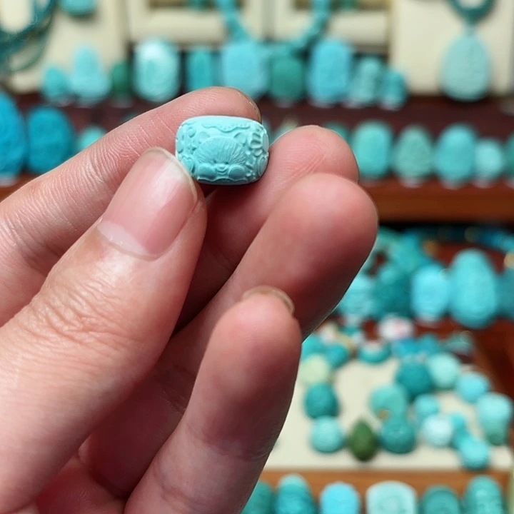 绿松石配饰未镶嵌