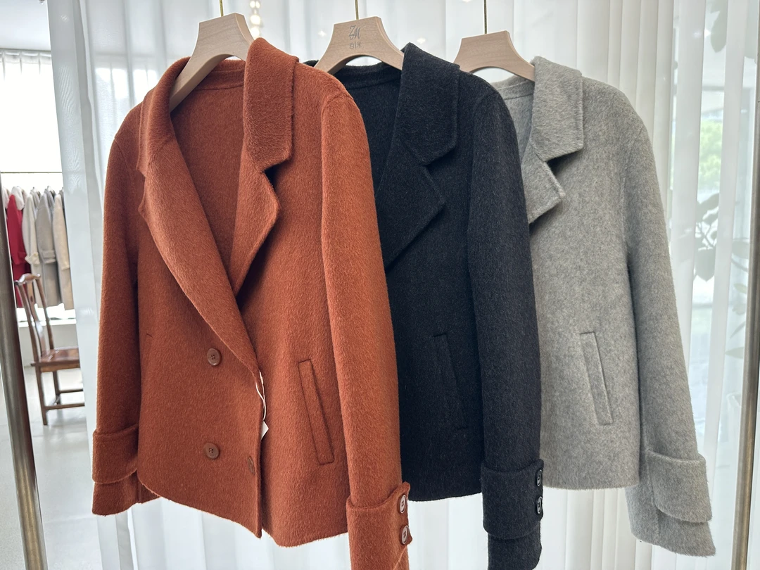 8137【太阳岛专属】秋冬西装领短款绵羊毛时尚气质大衣高级感时尚