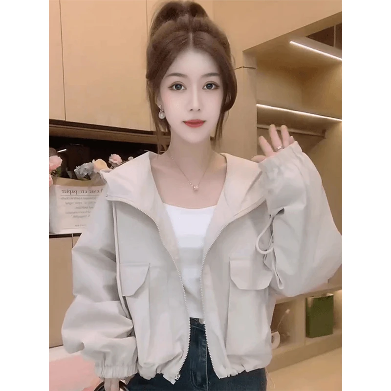 短款冲锋衣外套女2026春秋季新款时尚洋气小个子洋气休闲工装上衣
