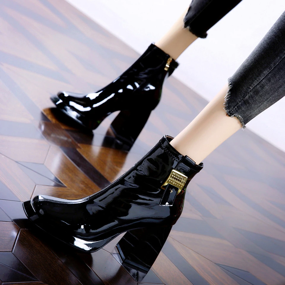 下架[已开价]高跟短靴子ins潮2024冬季气质方头粗跟马丁靴315-15