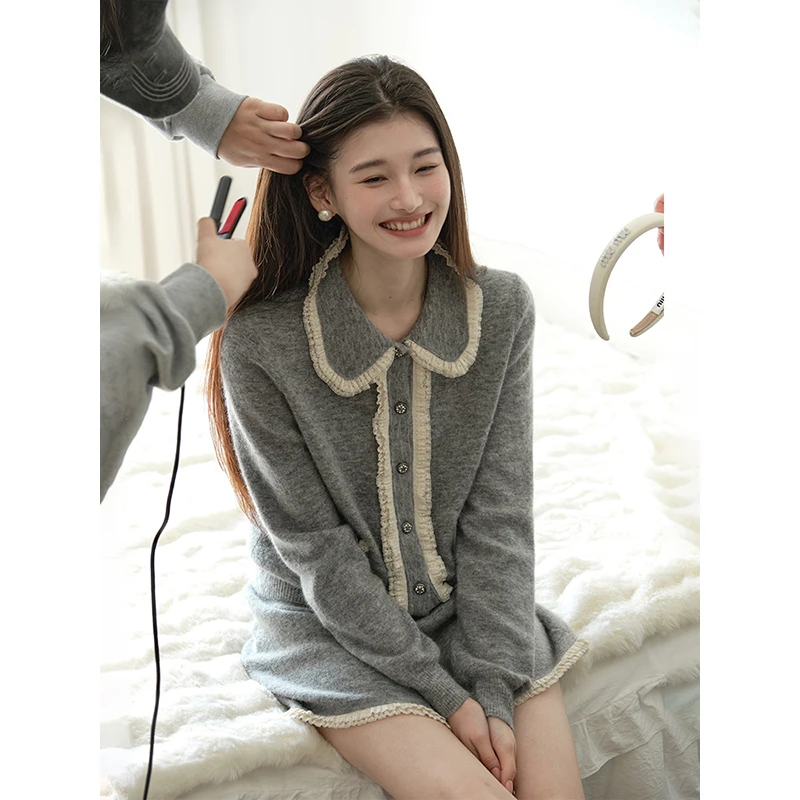 且可ChillCozy 海德公园 羊驼羊毛蕾丝娃娃领毛衣套装