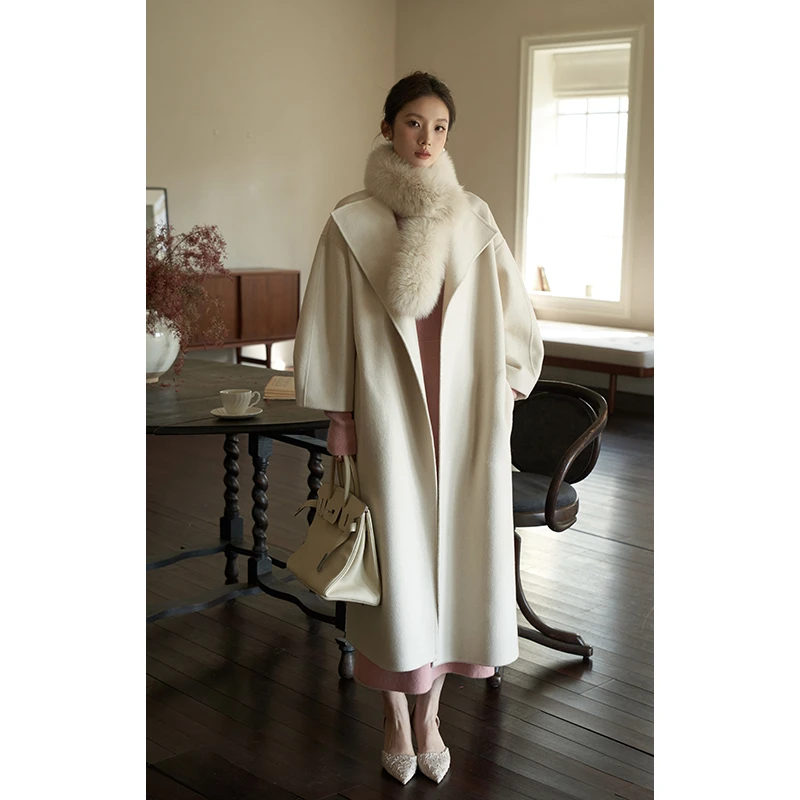 且可ChillCozy 霜序 澳毛桑蚕丝翻领香蕉袖大衣中长款毛呢外套女