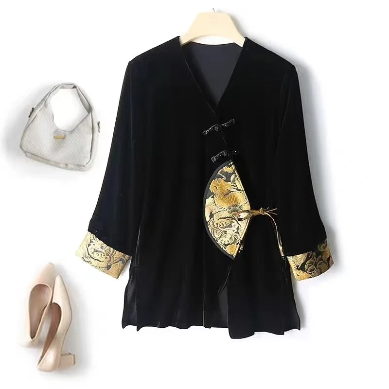 5789百搭洋气丝绒刺绣盘扣复古V领减龄网红气质显瘦修身长袖T恤